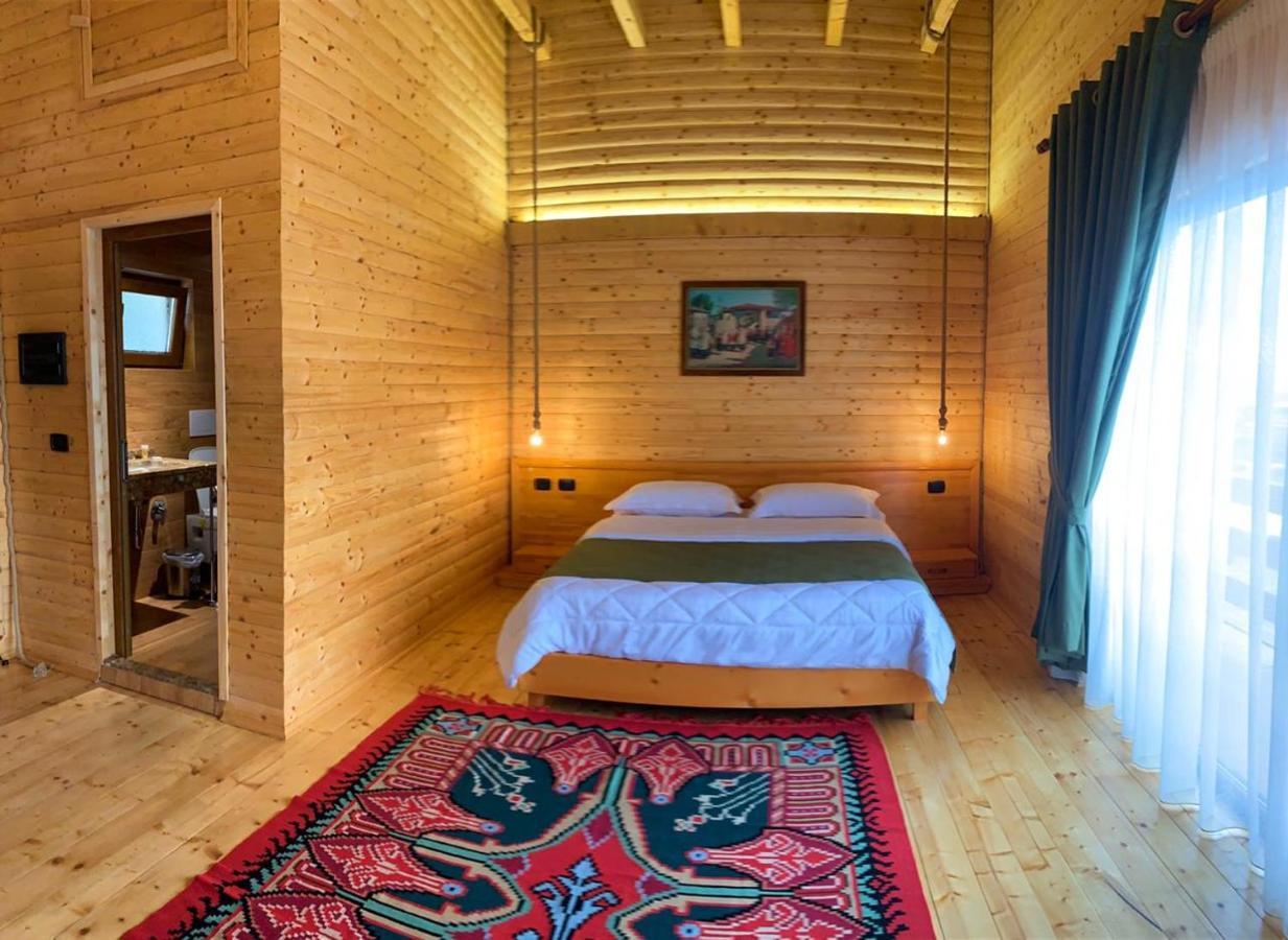 Wooden House Hotel Shkoder Exterior photo